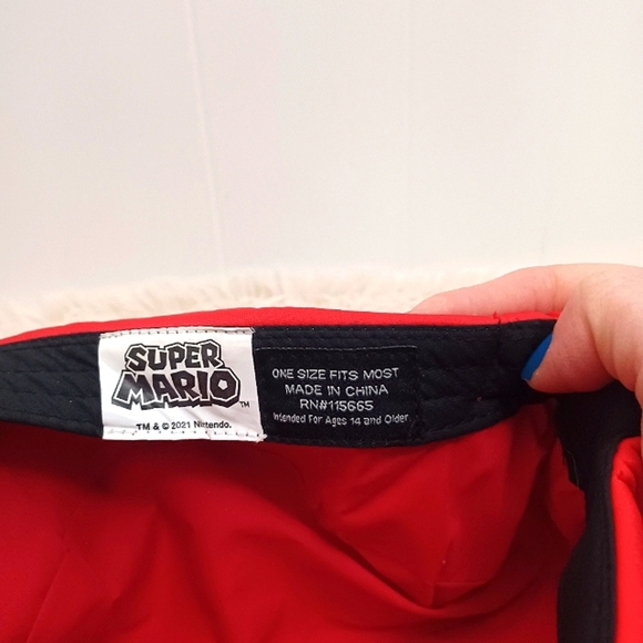 Super Mario Bros Raccoon Hat - Picture 7 of 8